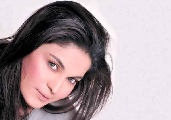 Veena Malik Naved - Veena Malik's Zindagi 50-50 cant released in Pakistan -
